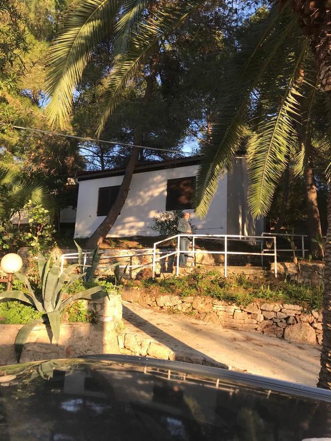 Resort Village T.N. Milna Vis Exterior foto